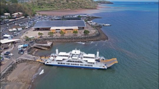 Barge de Mayotte à Mamoudzou