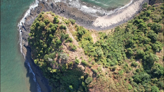 Cap et falaises de Boueni
