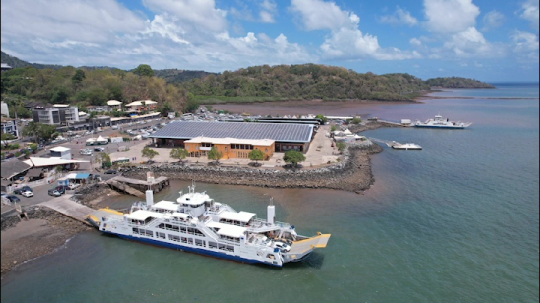 Départ de barge à Mamoudzou