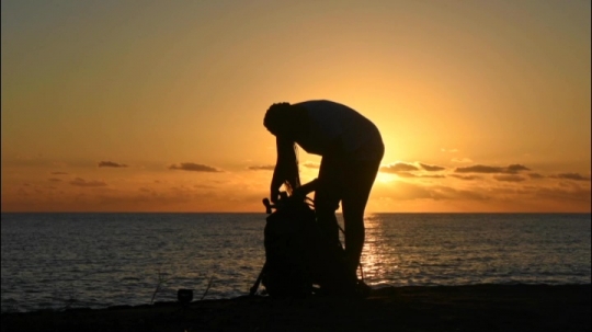 Préparatifs plongée de nuit - Coucher de soleil