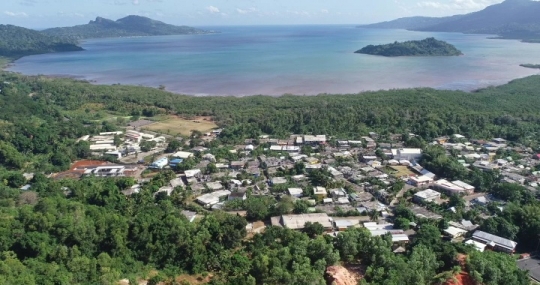 Vue aérienne de la baie de Boueni