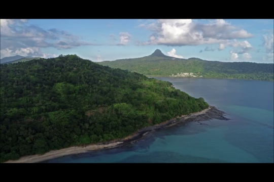Vue par drone de Kani Keli et environs