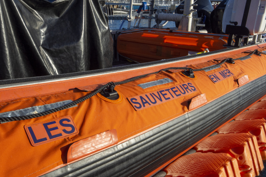 Bateau des secours en mer