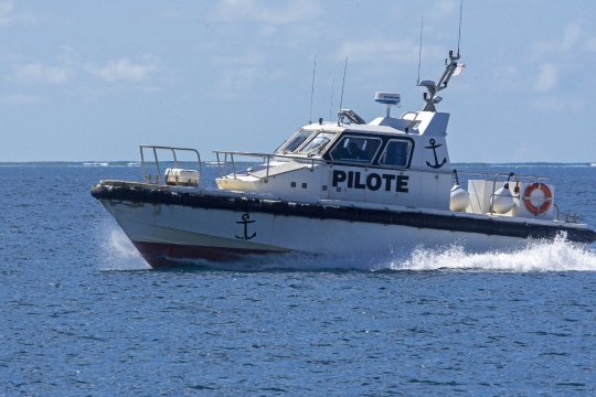 Bateau pilote Port de Longoni