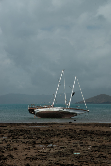 Cyclone - L'après Chido - Voilier échoué - Petite Terre