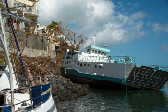 Cyclone Chido - Barge échouée