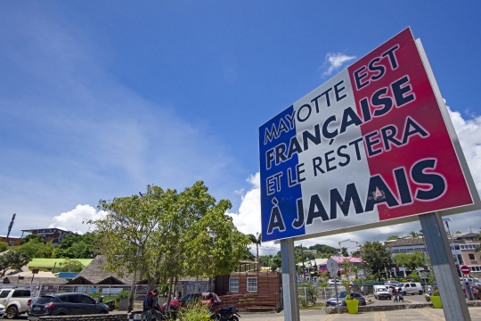 Départementalisation de Mayotte - Panneau quai de la Barge
