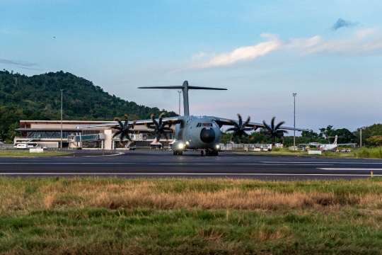 GLB 318 A400M décollage sunset