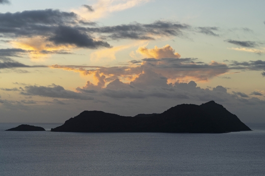 GLB0576 - Ilot Mtsamboro sunset