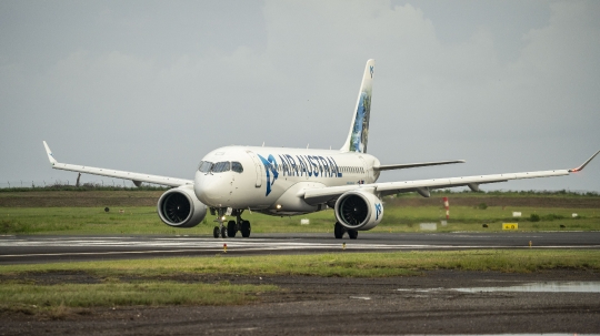 GLB640-Air Austral A220 décollage-2