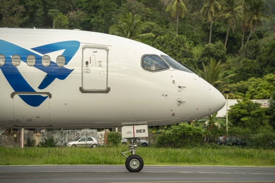 GLB641-Air Austral A220 décollage-3