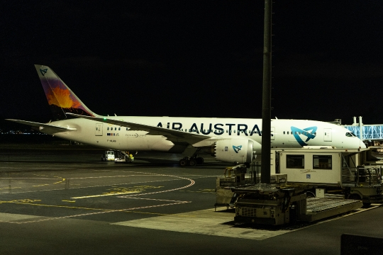 GLBO217 Dreamliner sur le tarmac