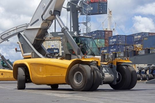 Grue de transfert de conteneur