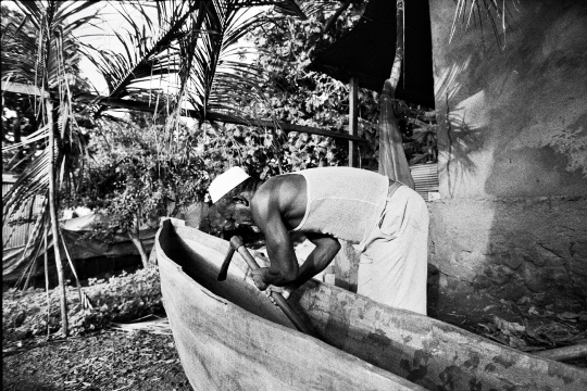 JONFABRI DUN PIROGUE A MTSAMBORO