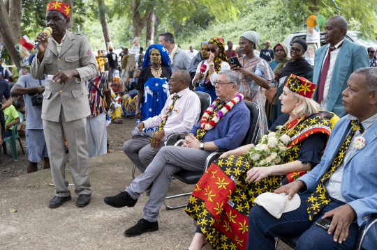 Marine-Le-Pen-Mayotte-0424-14